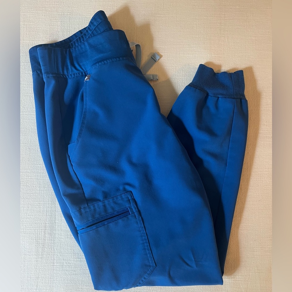Zamora™ Jogger Scrub Pants, Small petite